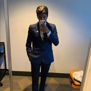 Meet your Posher, Carlos